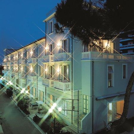 Hotel Loris - Valentini Family Village Белариа-Игеа Марина Екстериор снимка