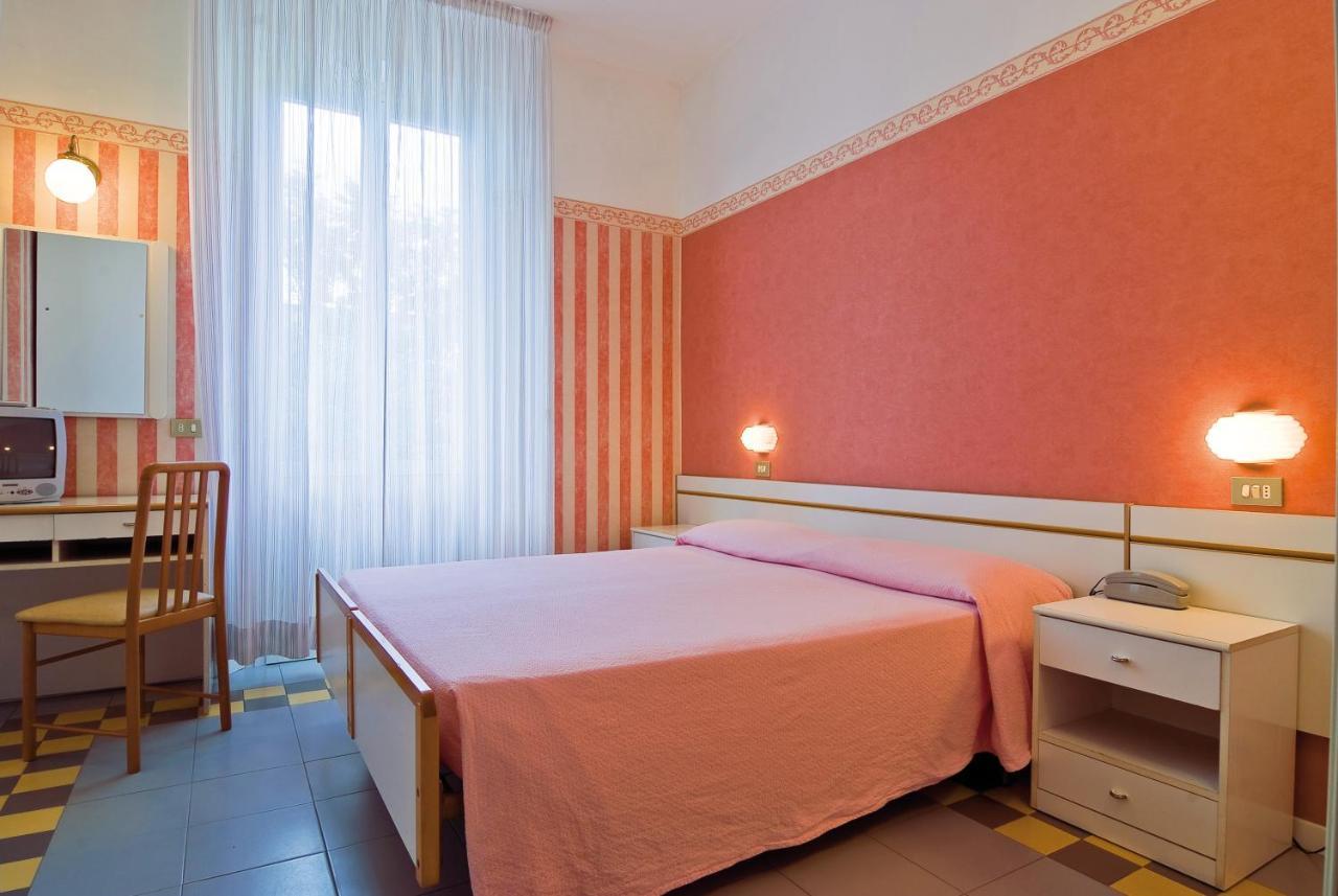 Hotel Loris - Valentini Family Village Белариа-Игеа Марина Екстериор снимка