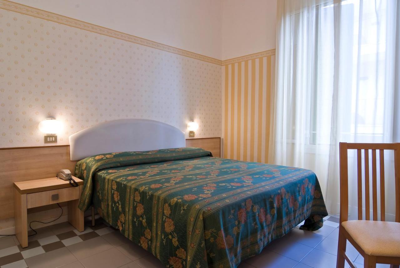 Hotel Loris - Valentini Family Village Белариа-Игеа Марина Екстериор снимка