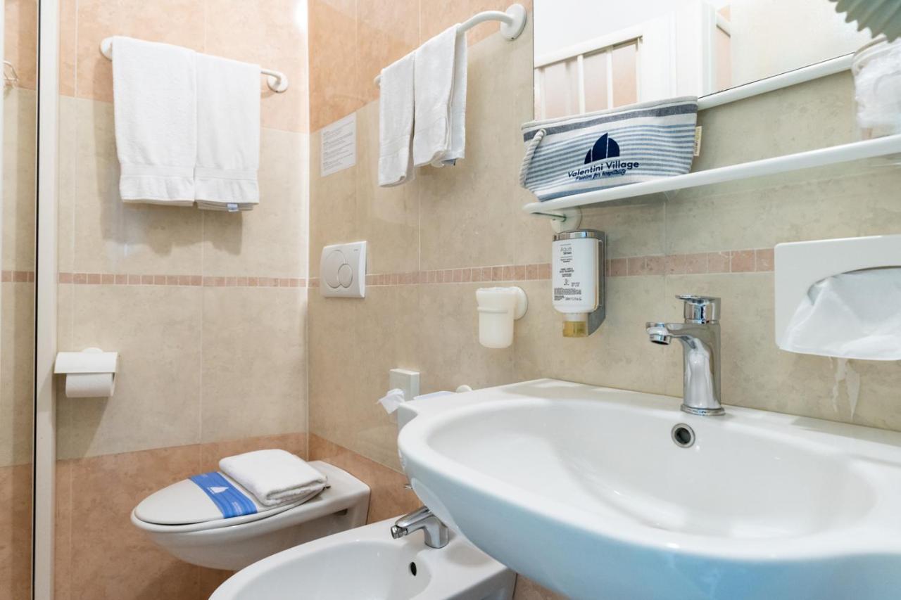 Hotel Loris - Valentini Family Village Белариа-Игеа Марина Екстериор снимка
