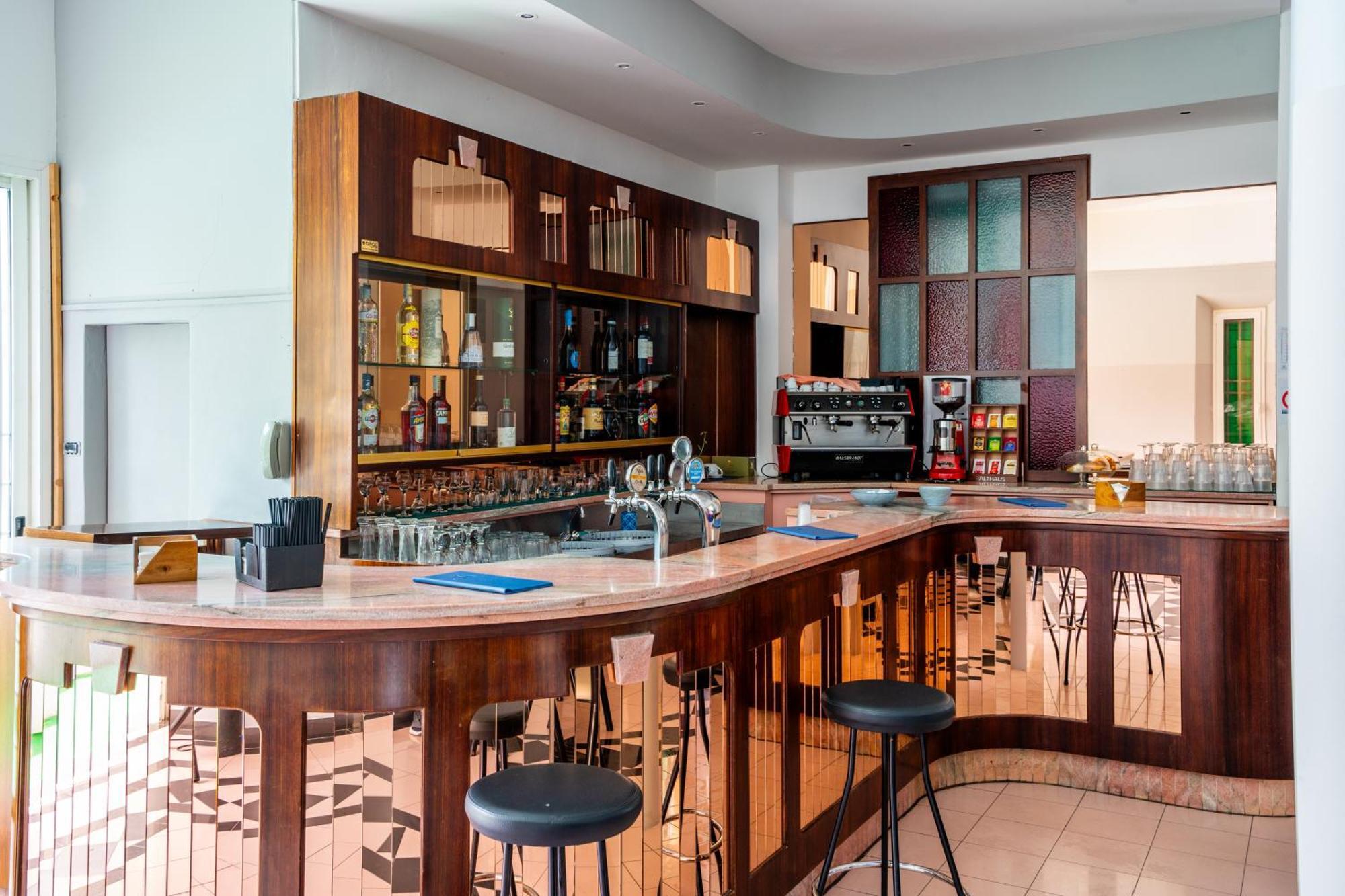 Hotel Loris - Valentini Family Village Белариа-Игеа Марина Екстериор снимка